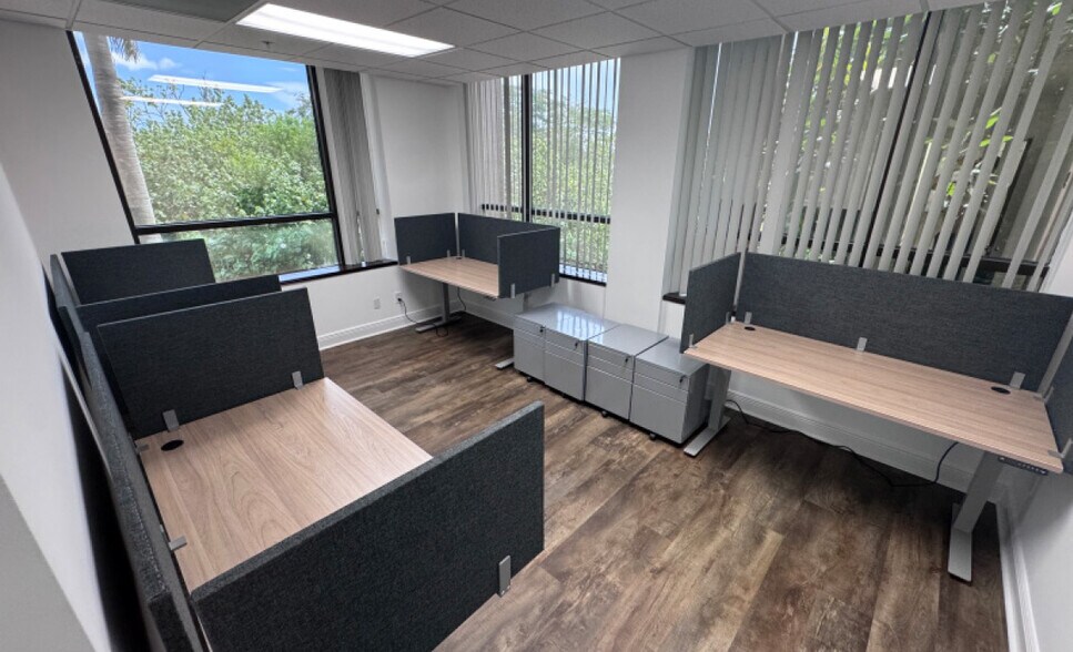 More Photos Of 819 SW Federal Hwy, Stuart Office For Lease