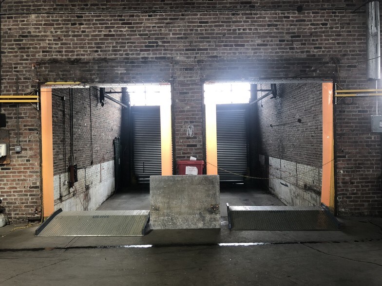More Photos Of 1281 Viele Ave, Bronx Warehouse For Lease
