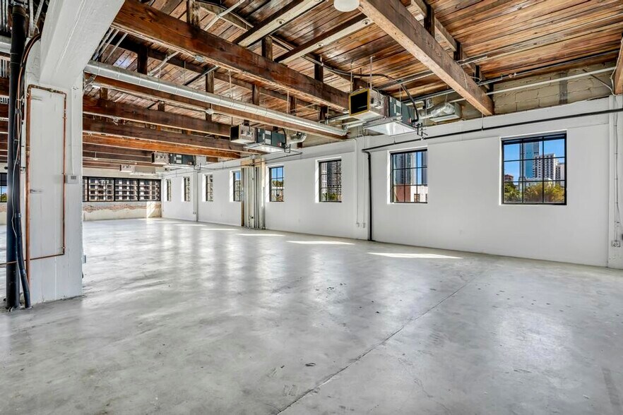 More Photos Of 2509 N Miami Ave, Miami Loft Creative Space For Lease