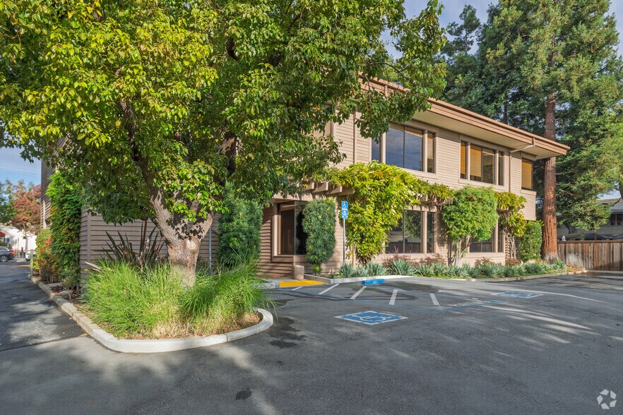 More Photos Of 707 Menlo Ave, Menlo Park Office For Lease