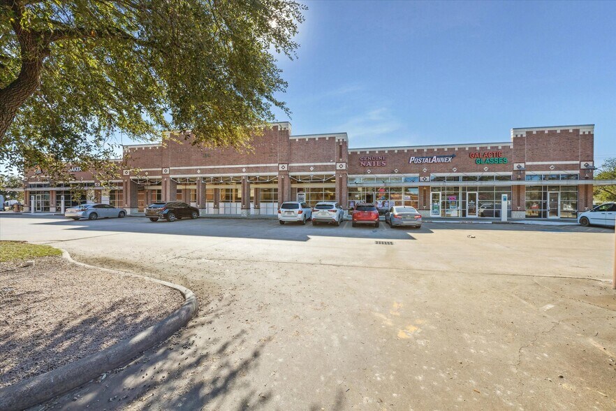 More Photos Of 16512-16580 El Camino Real St, Houston Storefront For Lease