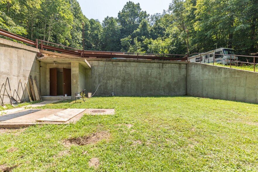 More Photos Of 8871 Griffith Rd, Nashville Warehouse For Sale