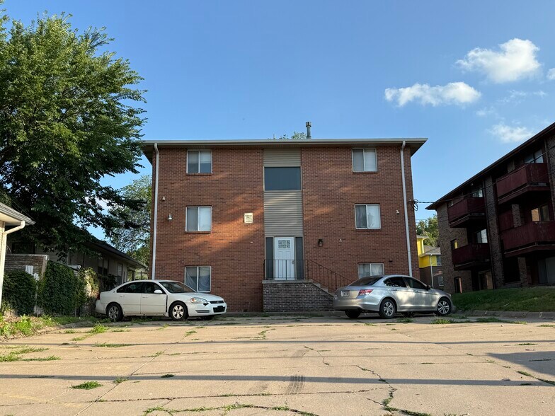 More Photos Of 1942 G St, Lincoln Apartments For Sale
