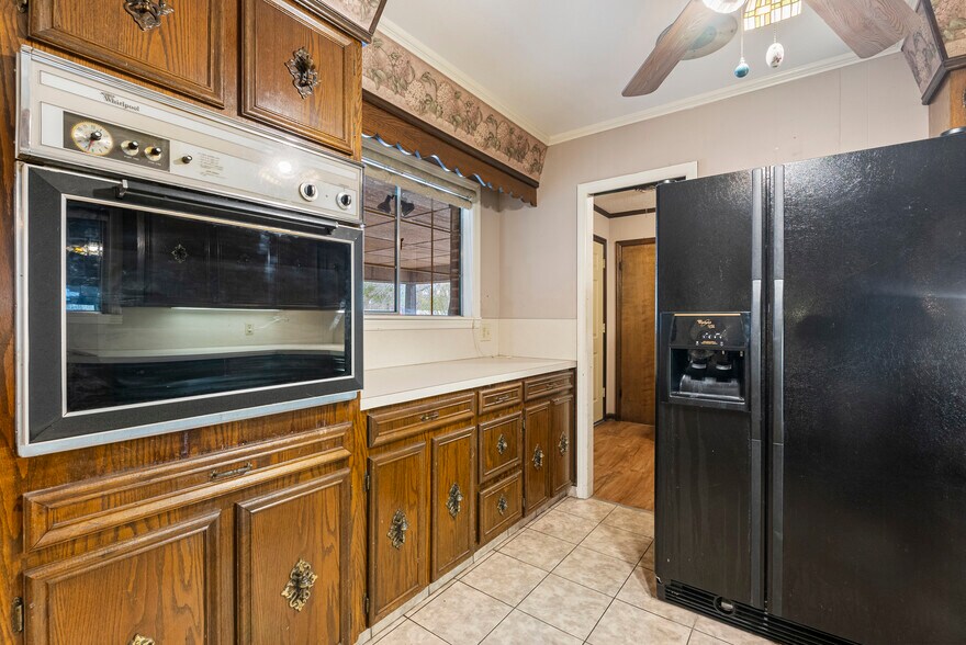 More Photos Of 30 Broadview St, Greenbrier Office For Sale