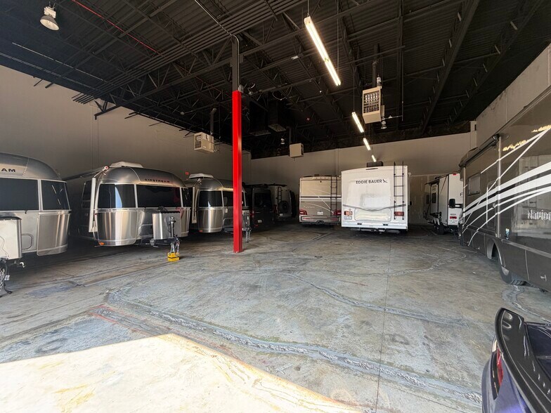More Photos Of 1501-1509 Mitchell Dr, Oswego Warehouse For Sale