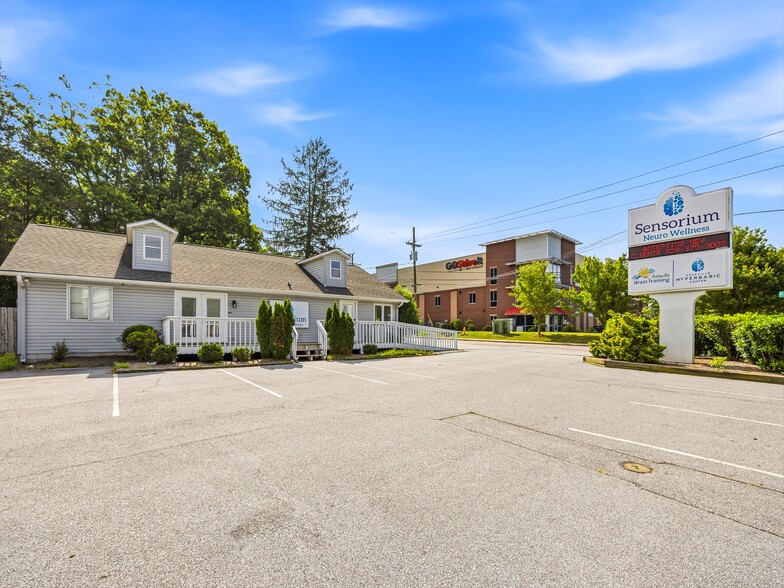 Primary Photo Of 2124 Hendersonville Rd, Arden Office For Sale