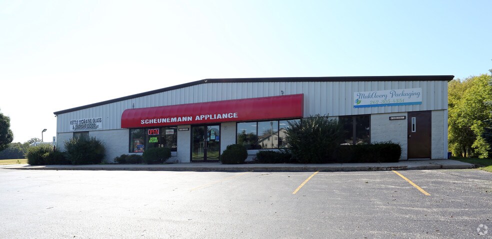 More Photos Of N168W20069 E Main St, Jackson Freestanding For Lease