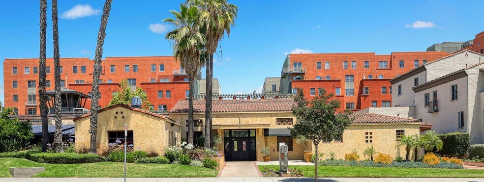 More Photos Of 260 S Raymond Ave, Pasadena Freestanding For Lease