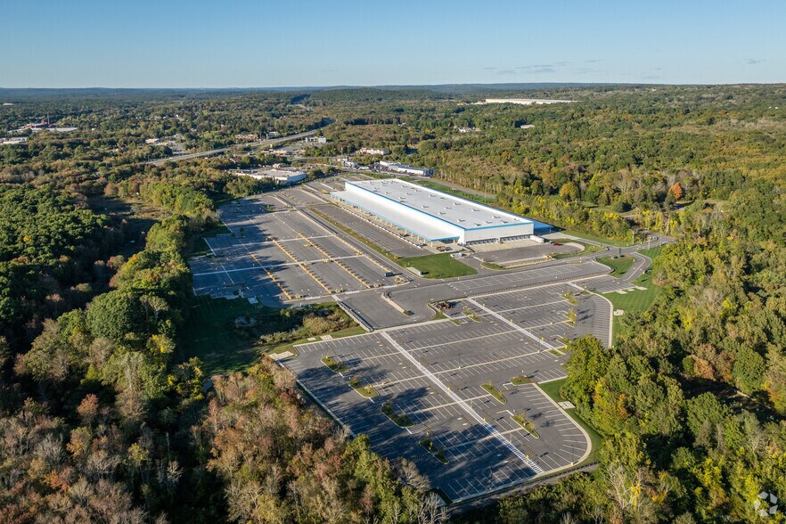 More Photos Of 137 Lathrop Rd, Plainfield Distribution For Sale