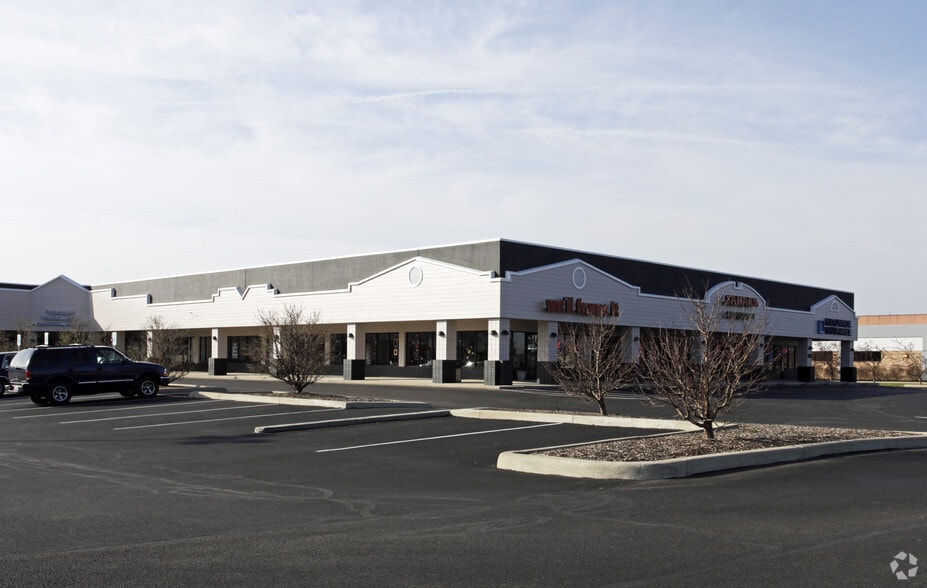 More Photos Of 300-342 W Dussel Dr, Maumee Unknown For Lease