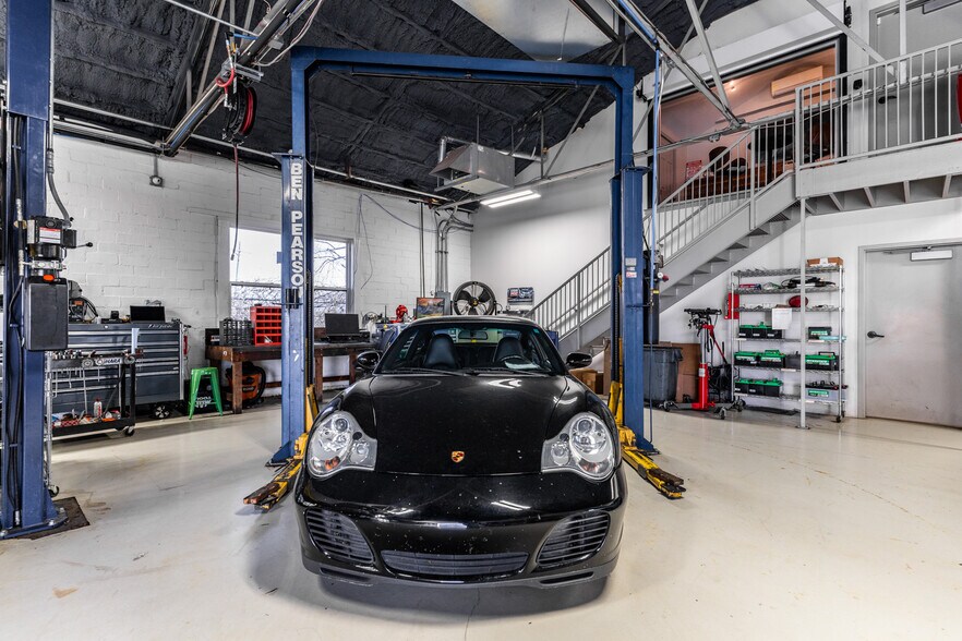 More Photos Of 425 Gum St, North Little Rock Auto Repair For Sale