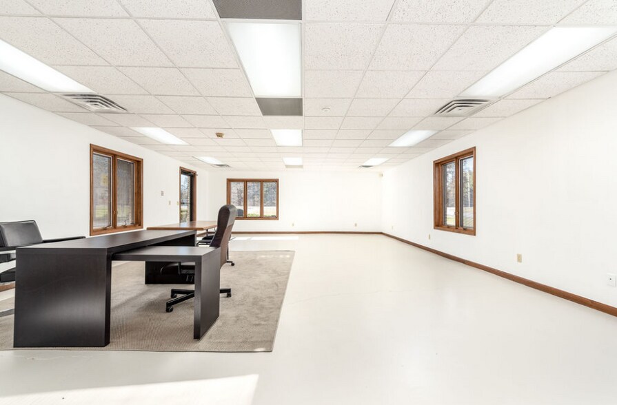 More Photos Of 5403 S Graham Rd, Saint Charles Self Storage For Lease