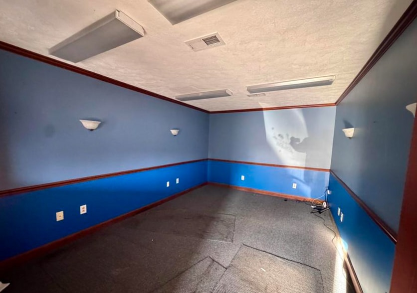 More Photos Of 18130 TN-125, Bolivar Flex For Sale