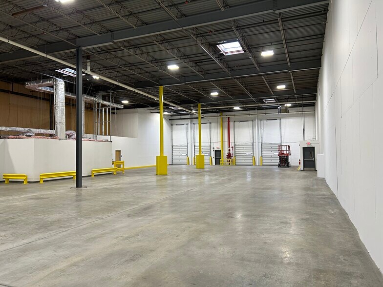 More Photos Of 90-112 Northfield Ave, Edison Warehouse For Lease
