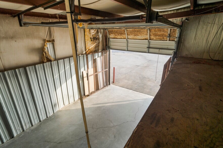 More Photos Of 12 S 111th Ave, Tulsa Service For Lease