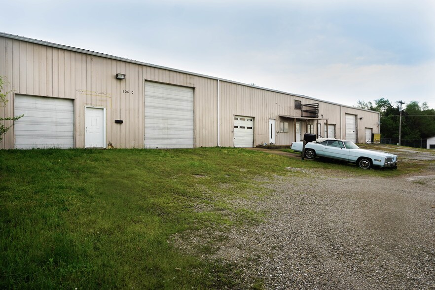 More Photos Of 1126 Old Route 66, Saint Robert Office For Sale