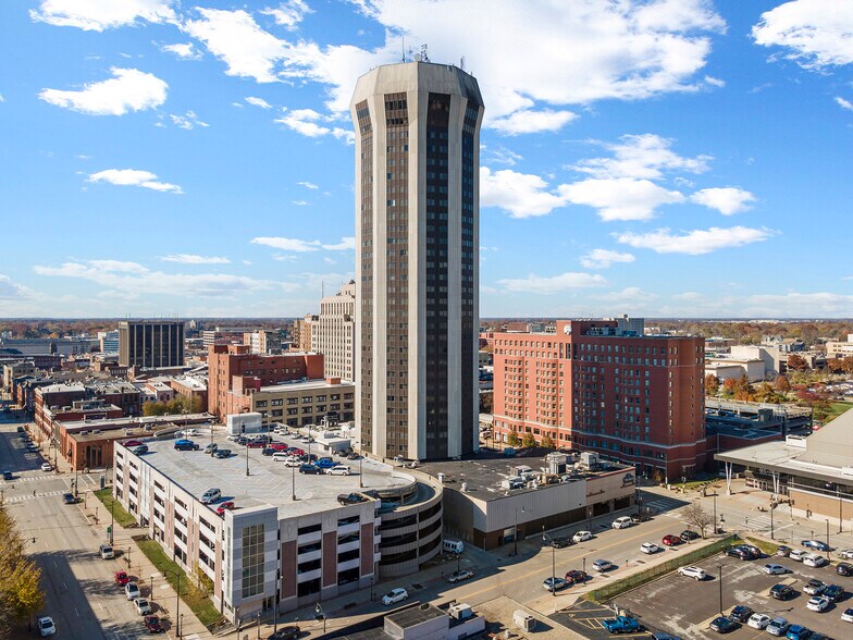 More Photos Of 700 E Adams St, Springfield Hotel For Sale