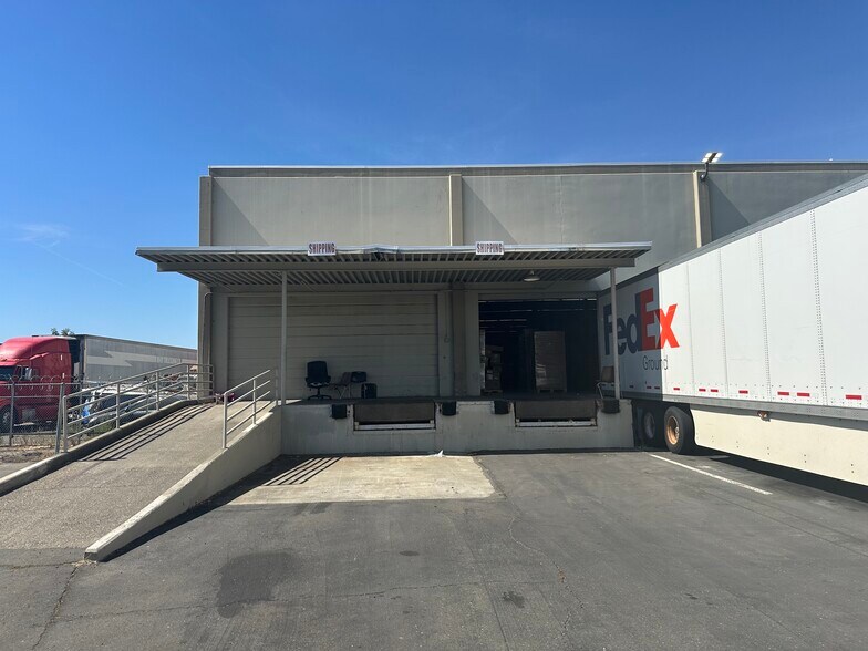 More Photos Of 1801 Woolner Ave, Fairfield Warehouse For Sale