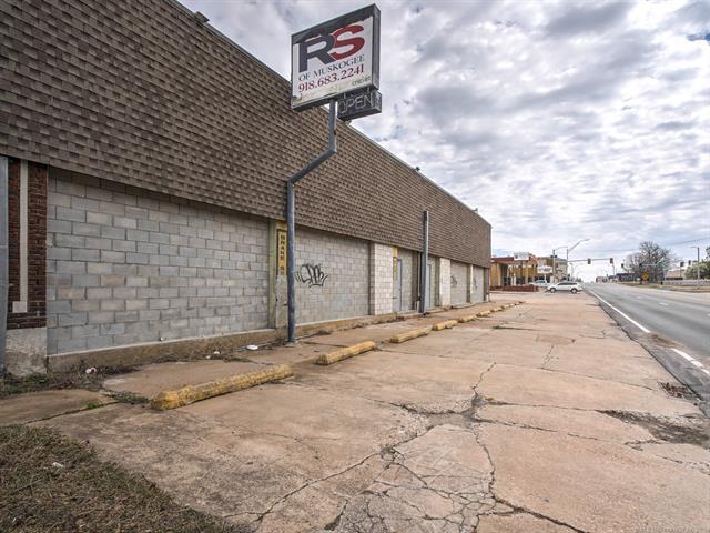More Photos Of 800 W Okmulgee St, Muskogee Light Distribution For Sale
