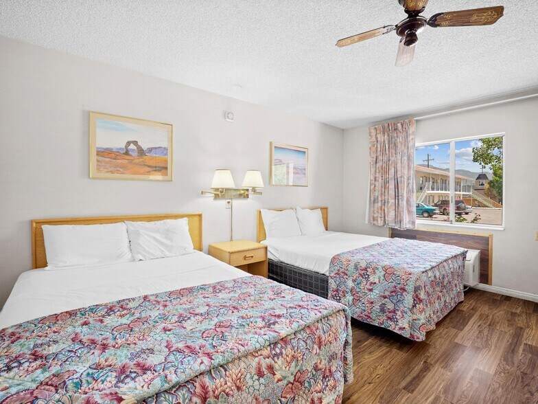 More Photos Of 145 S Main St, Richfield Hotel For Sale