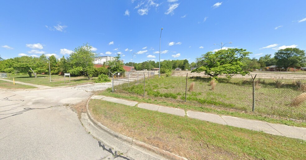 More Photos Of 201 E Armfield St, Saint Pauls Manufacturing For Lease