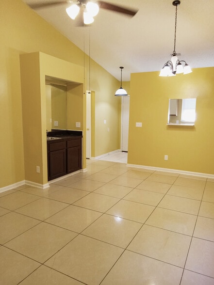 More Photos Of 7631 Indian Lakes Dr, Jacksonville Apartments For Sale