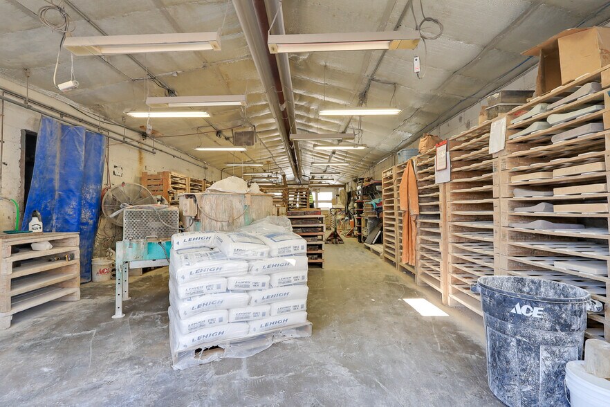 More Photos Of 142 Water St, Thurmont Warehouse For Sale