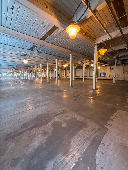 More Photos Of 422B N 3rd St, Albemarle Warehouse For Lease