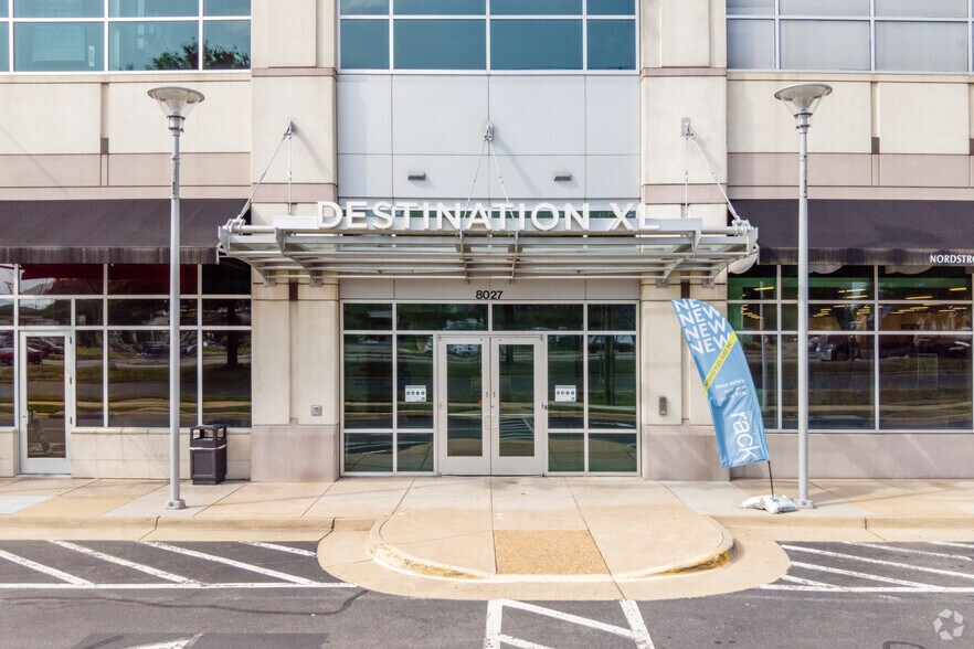 More Photos Of 8027 Leesburg Pike, Vienna Freestanding For Lease