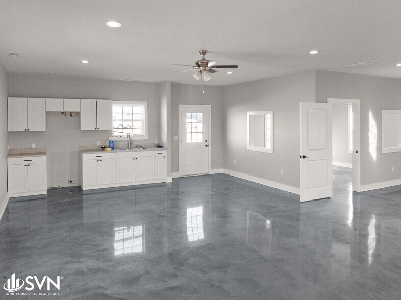 More Photos Of 300 Opportunity dr, Mayfield Warehouse For Sale