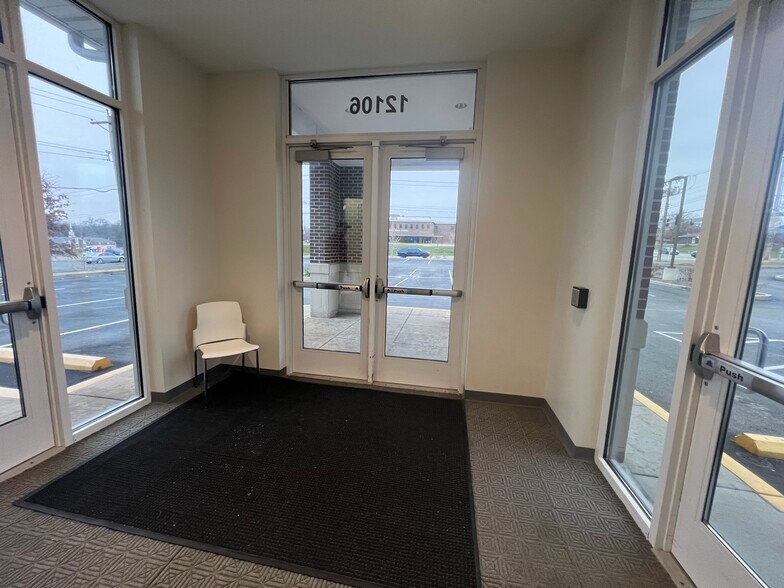 More Photos Of 12106 Tesson Ferry Rd, Saint Louis Medical For Sale