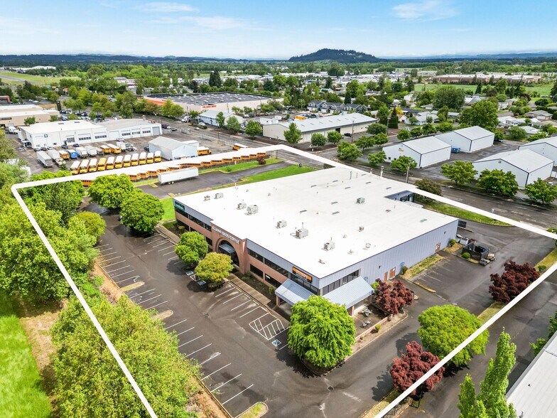 More Photos Of 1852 Fescue St SE, Albany Office For Sale