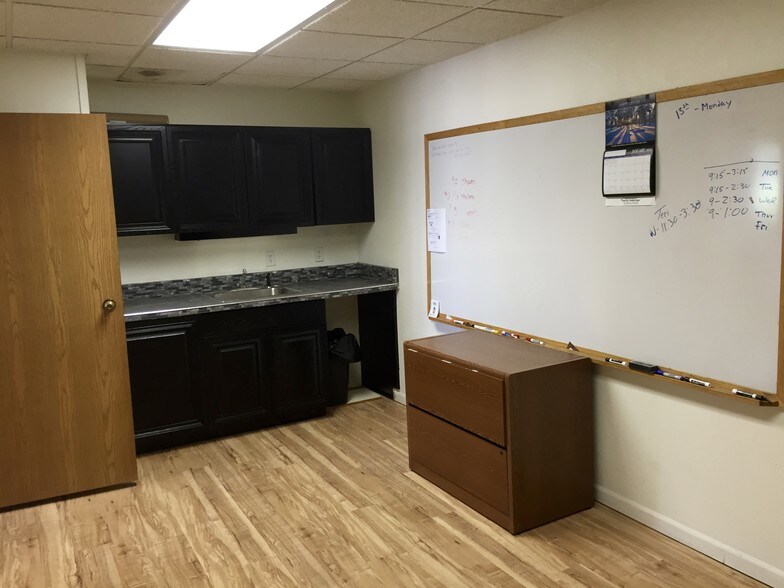 More Photos Of 3461 E North Union Rd, Bay City Office For Lease