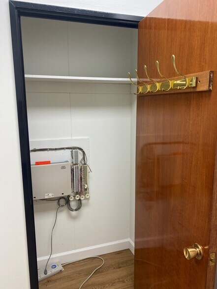 More Photos Of 138 S Rosemont Rd, Virginia Beach Medical For Lease