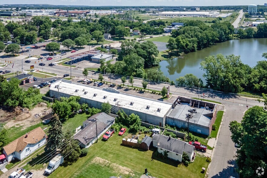 More Photos Of 671-695 Baldwin Ave, Pontiac Storefront For Lease