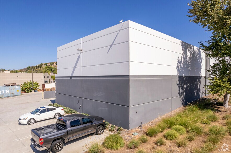 More Photos Of 1880 Diamond St, San Marcos Manufacturing For Lease