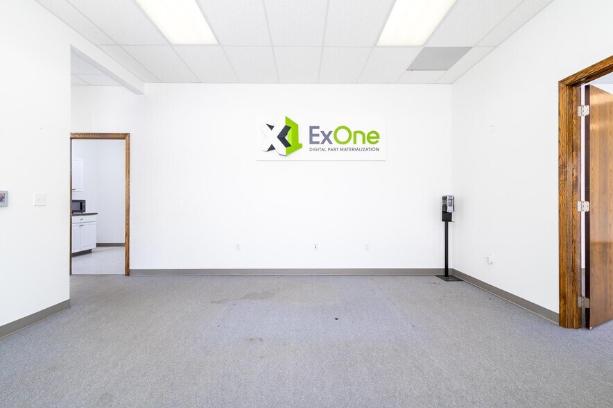 More Photos Of 66850 Executive Dr, Saint Clairsville Warehouse For Lease