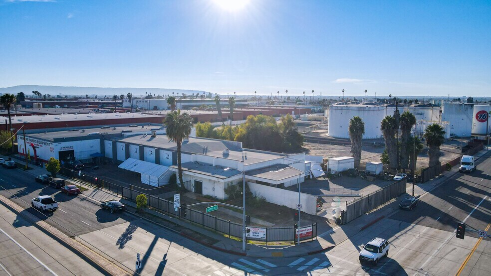 More Photos Of 13501 S Main St, Los Angeles Warehouse For Lease
