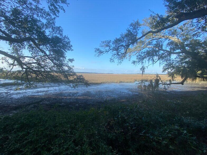 More Photos Of 2201 Boundary St, Beaufort Loft Creative Space For Sale