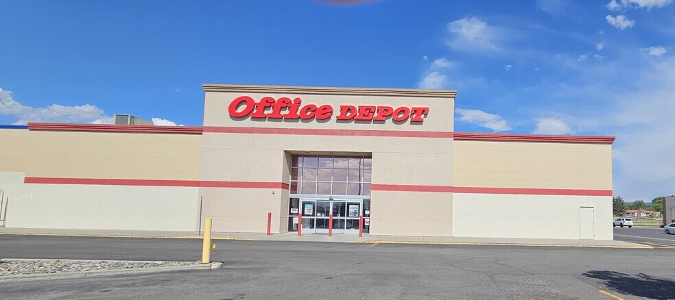 More Photos Of 2267 S Townsend Ave, Montrose Department Store For Sale