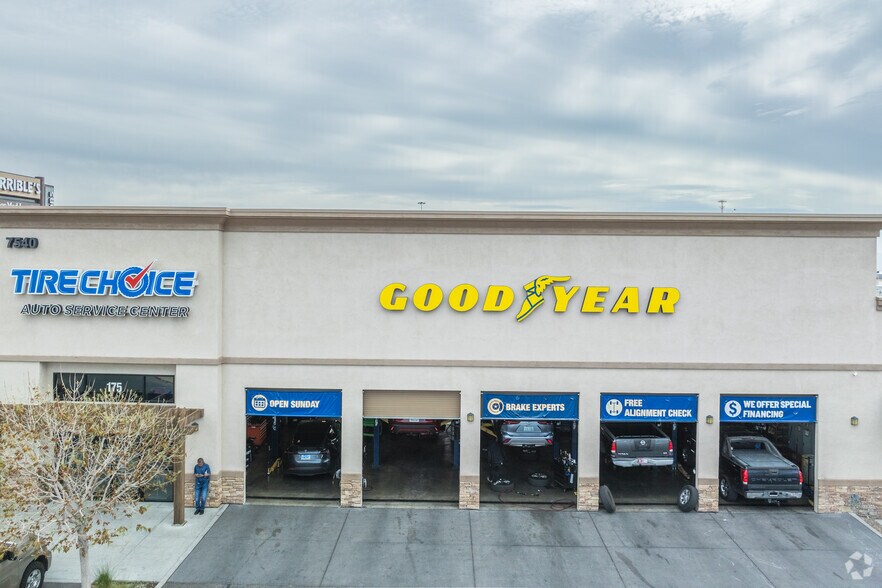 More Photos Of 7540 Oso Blanca Rd, Las Vegas Freestanding For Sale