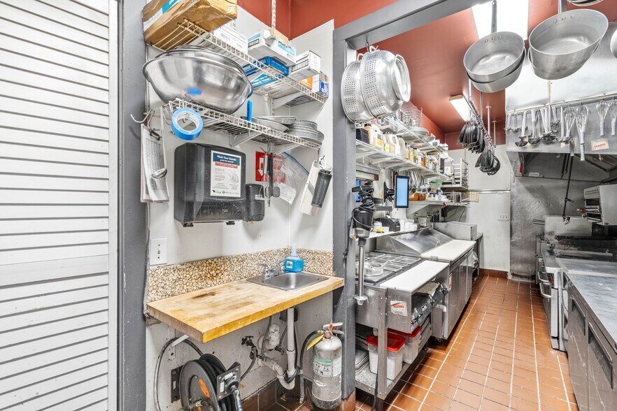 More Photos Of 925 10th St, Port Royal Restaurant For Sale