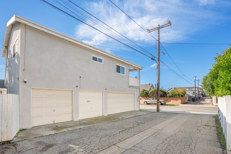 More Photos Of 3759 W 182nd St, Torrance Multifamily For Sale