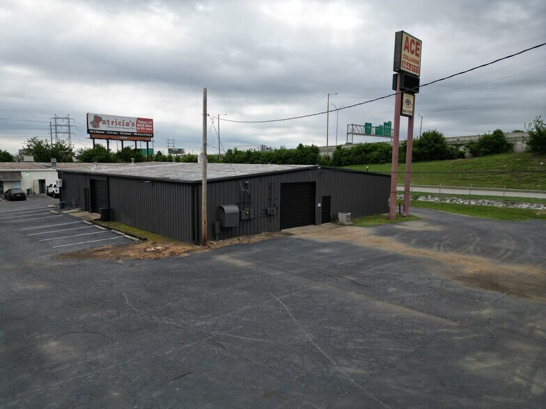 More Photos Of 6547 E Skelly Dr, Tulsa Unknown For Lease