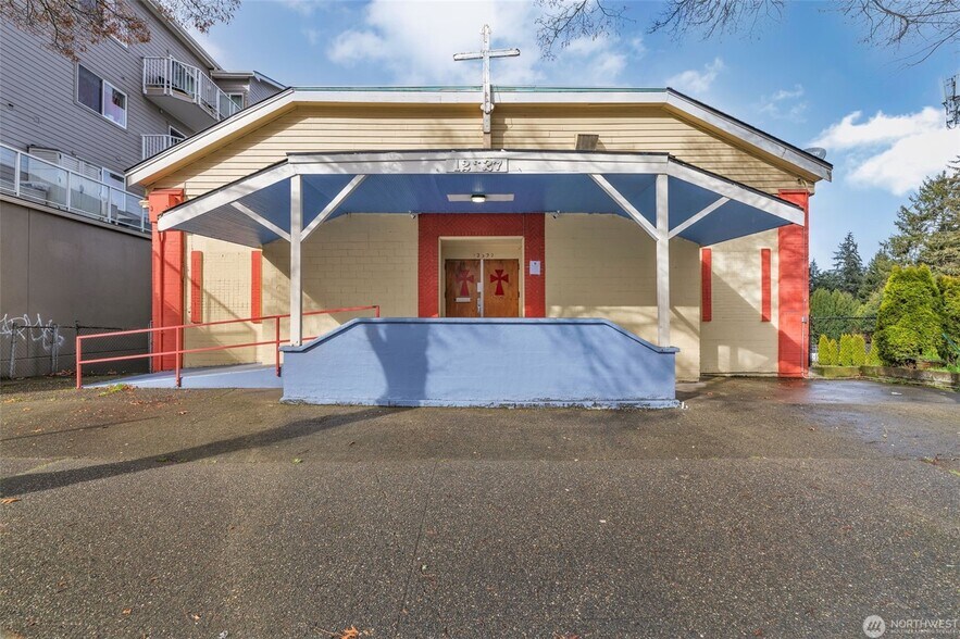 More Photos Of 12327 15th Ave NE, Seattle Religious Facility For Sale