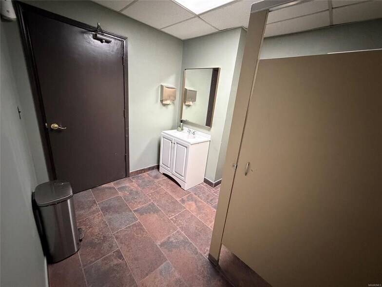 More Photos Of 5771 Carmichael Pky, Montgomery Office For Lease