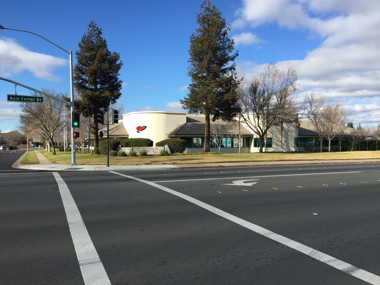 More Photos Of 1700 Auto Center Dr, Antioch Office For Sale