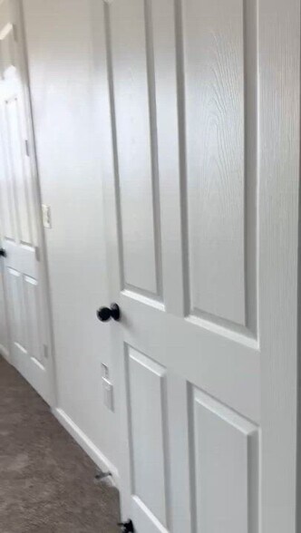 More Photos Of 703 E Oates Rd, Garland Unknown For Lease