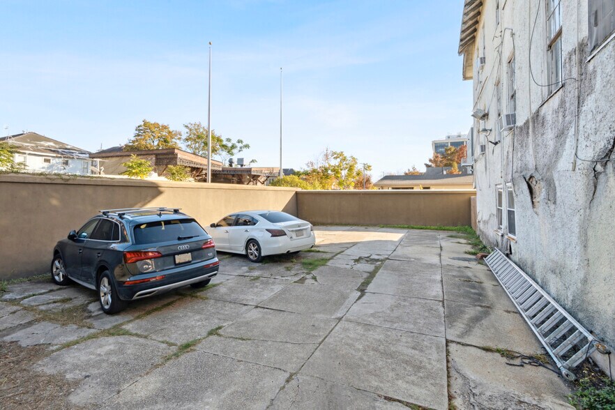 More Photos Of 2833 Napoleon Ave, New Orleans Apartments For Sale