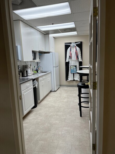 More Photos Of 300 S El Camino Real, San Clemente Storefront Retail Office For Lease